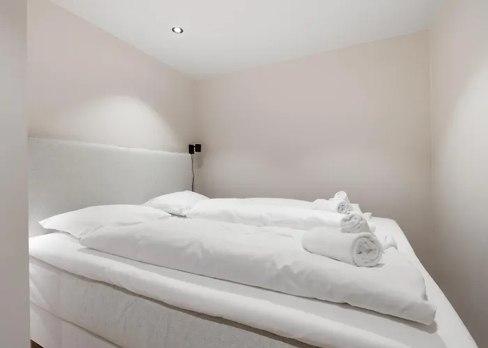 Renovated Jan 24 - Queen Beds - Behind Bryggen Apartman