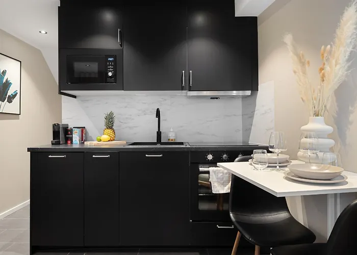 Renovated Jan 24 - Queen Beds - Behind Bryggen Apartman *