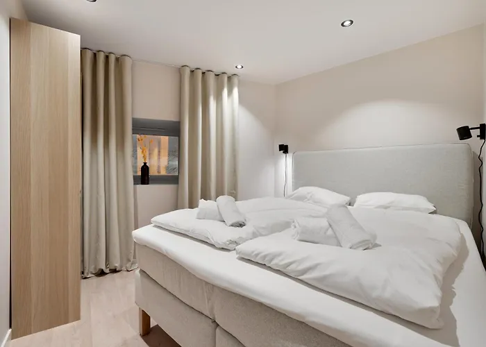 Renovated Jan 24 - Queen Beds - Behind Bryggen Apartment Bergen